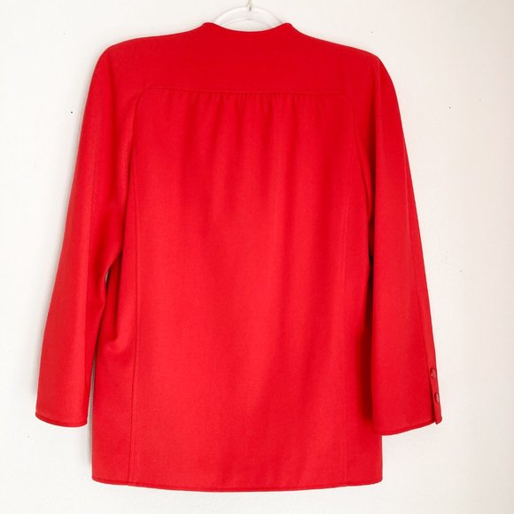 1970's Valentino Oversized Women's Red Blazer with Sewn in Shoulder Pads - Picture 2 of 13